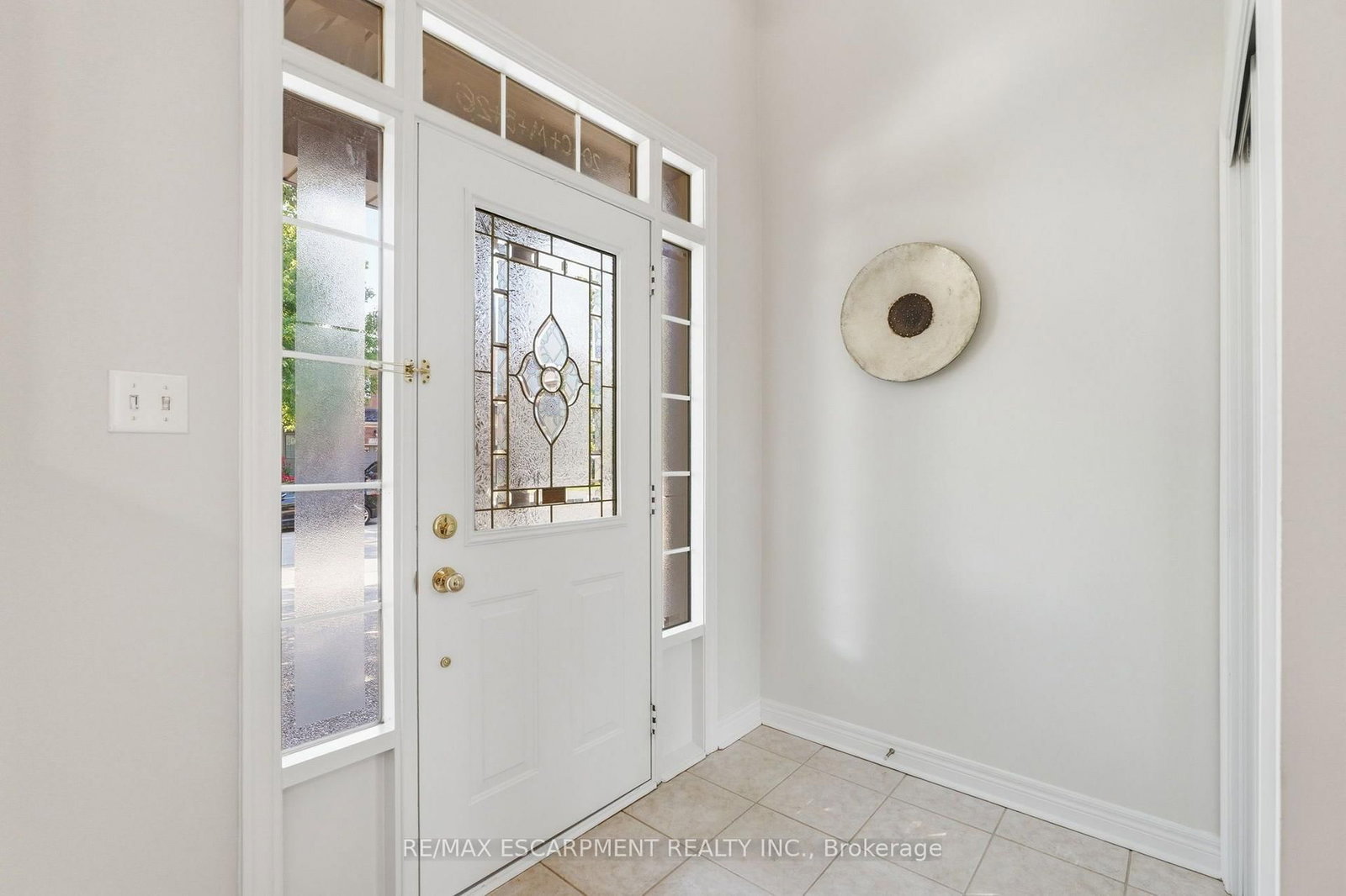 2241 Glazebrook Circle • Oakville, ON photo 3
