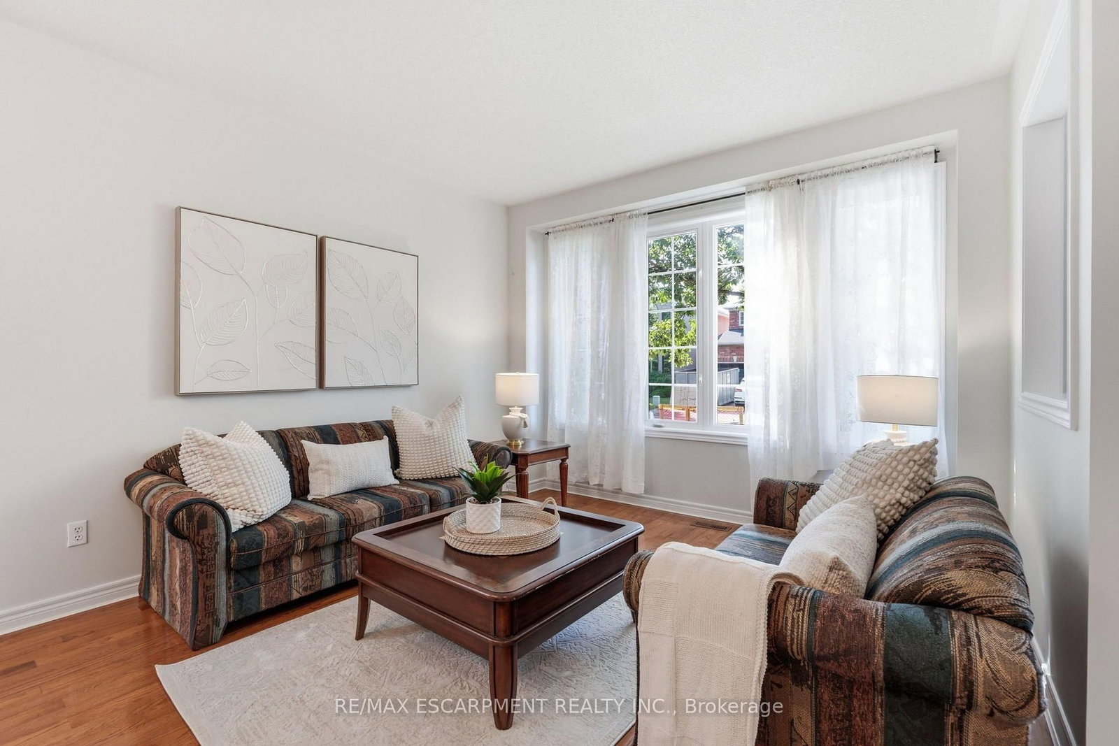 2241 Glazebrook Circle • Oakville, ON photo 4