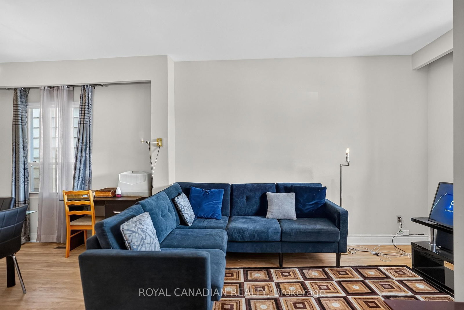 2538 St Clair Avenue W • Toronto, ON photo 10