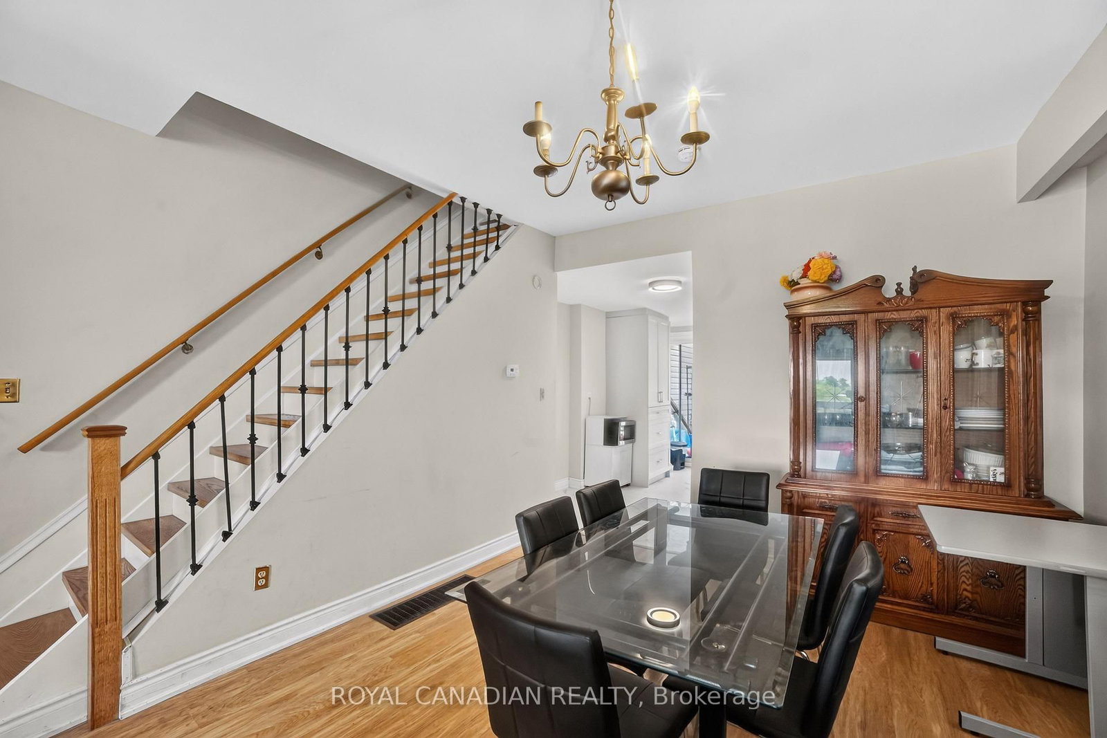 2538 St Clair Avenue W • Toronto, ON photo 13