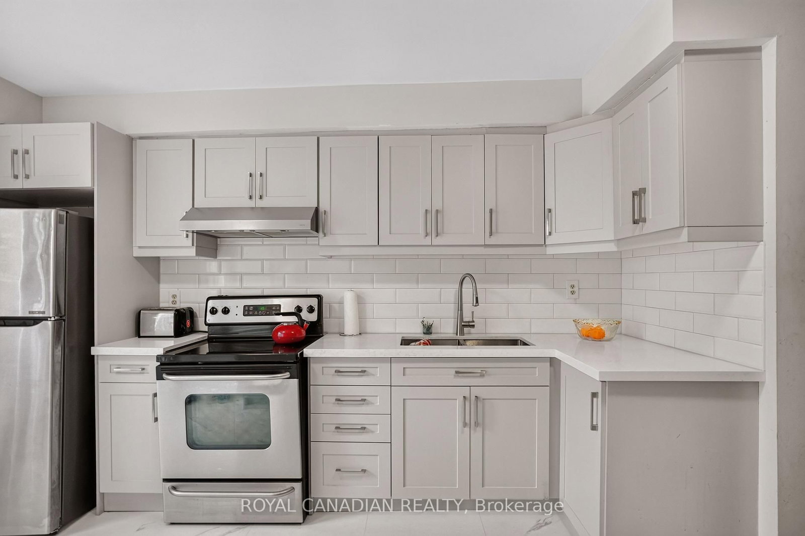 2538 St Clair Avenue W • Toronto, ON photo 19