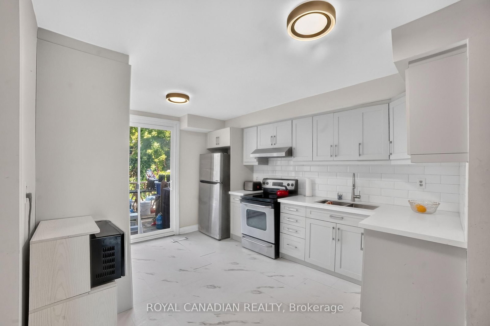 2538 St Clair Avenue W • Toronto, ON photo 24