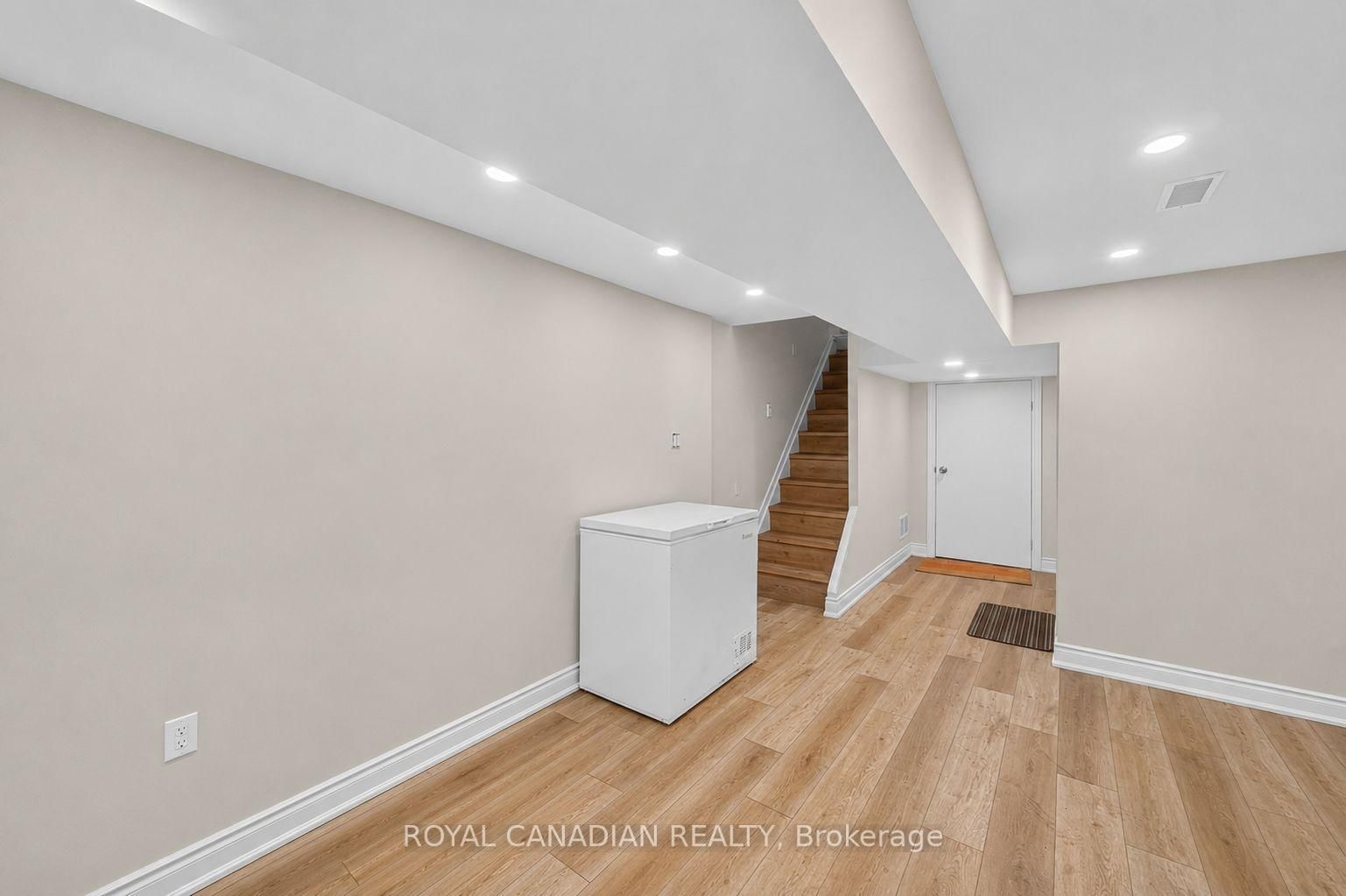 2538 St Clair Avenue W • Toronto, ON photo 36
