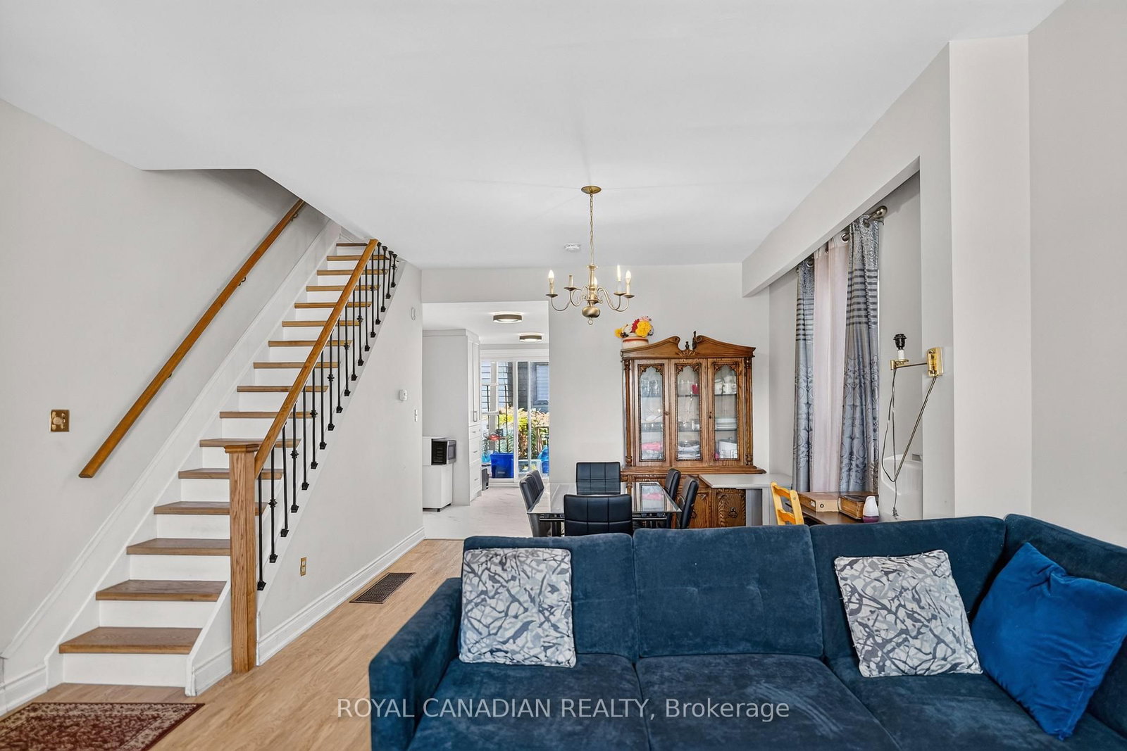 2538 St Clair Avenue W • Toronto, ON photo 5