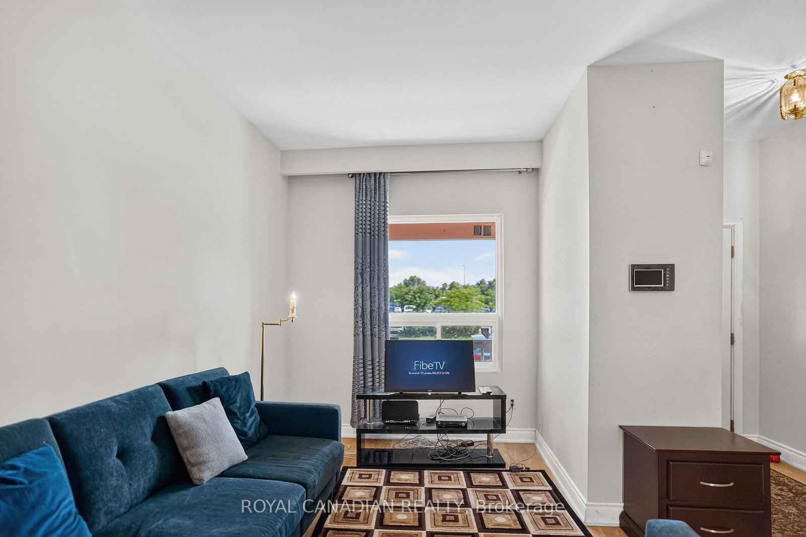 2538 St Clair Avenue W • Toronto, ON photo 6