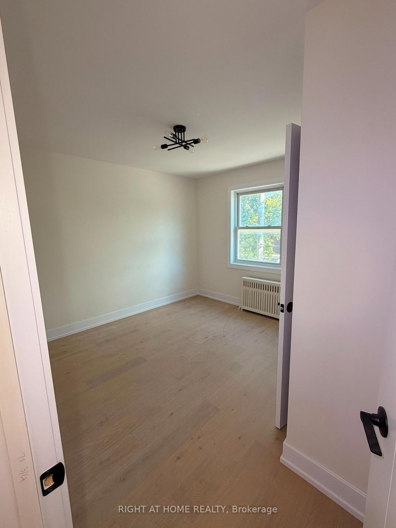201 - 3384 Lake Shore Boulevard W