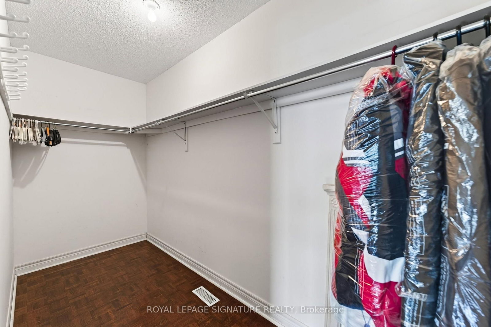 6847 Simpson Pioneer Trail • Mississauga, ON photo 27