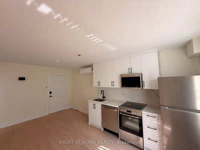 Semi-Detached House leased at 202-3384 Lake Shore Boulevard, Toronto, Ontario, M8W 1M9 - Long Branch - MLS: W13698176