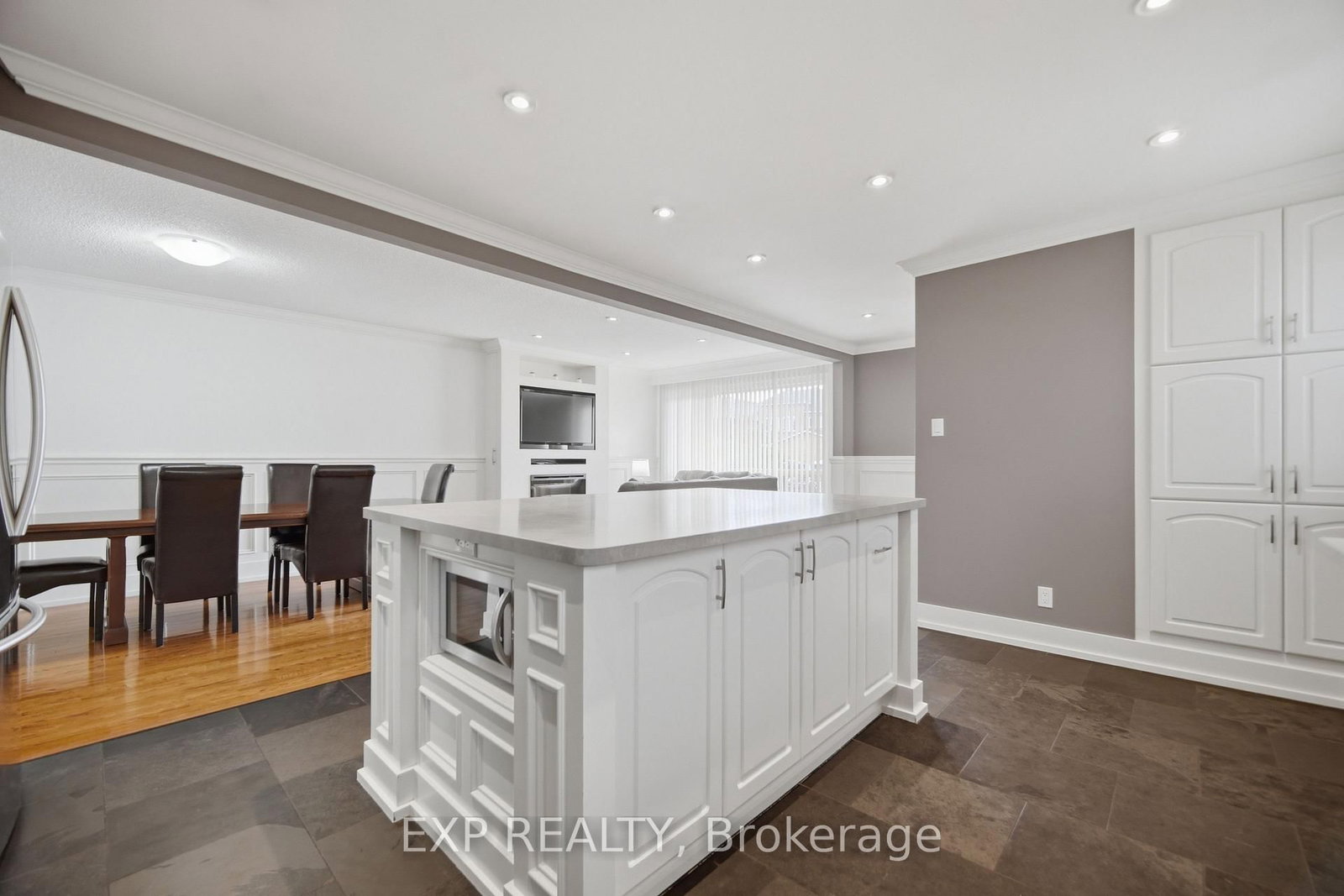 106 Hanson Road • Mississauga, ON photo 14