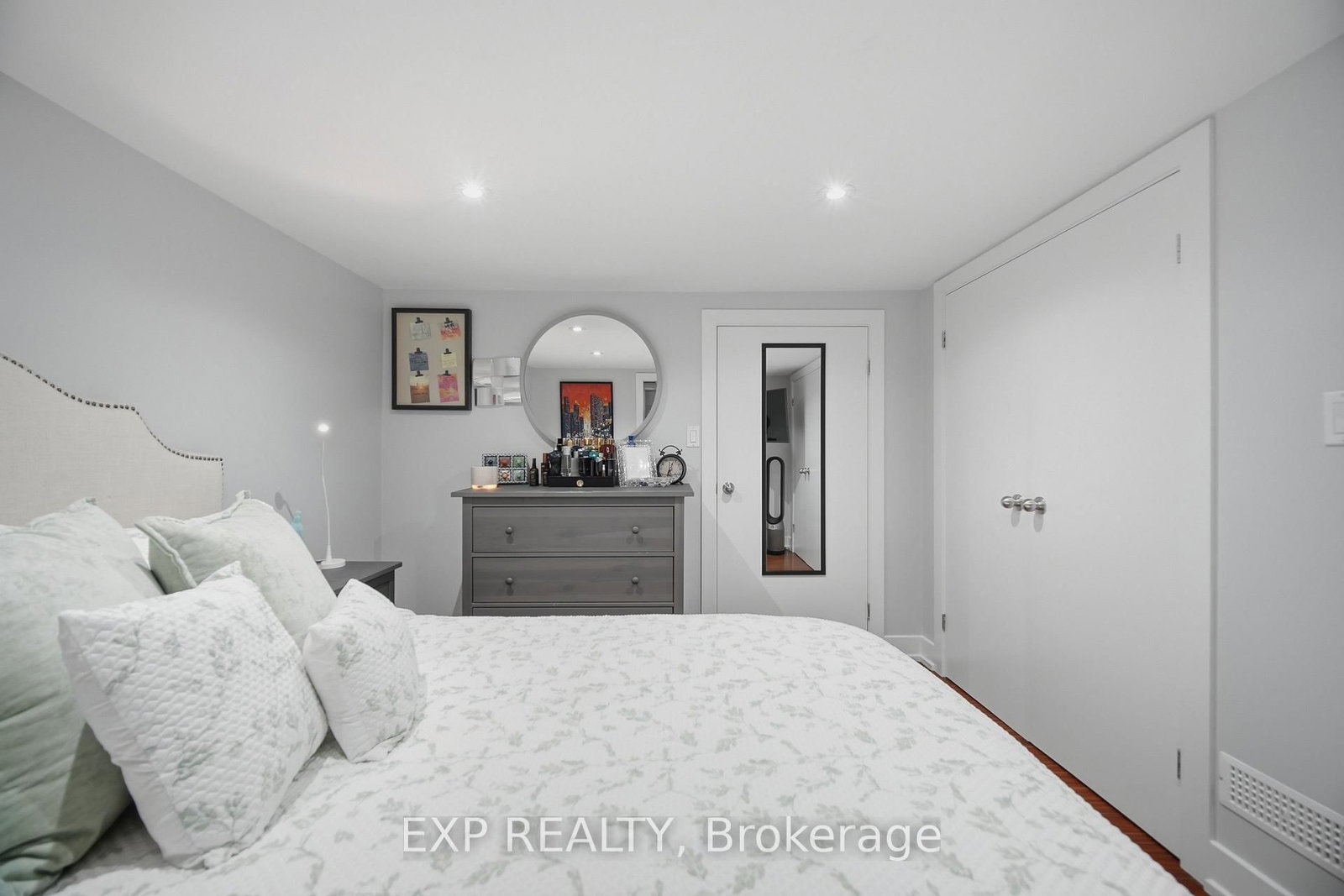 106 Hanson Road • Mississauga, ON photo 39