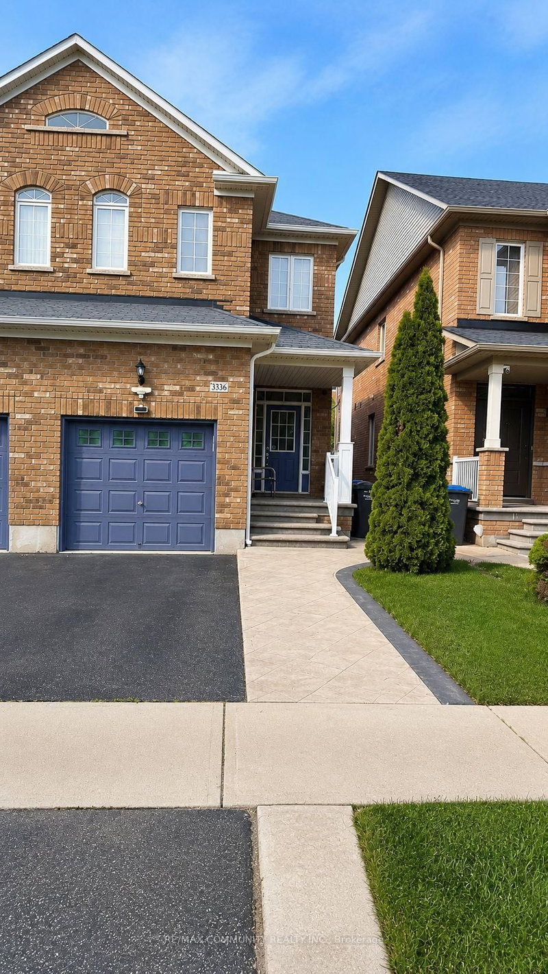 3336 Stoney Crescent