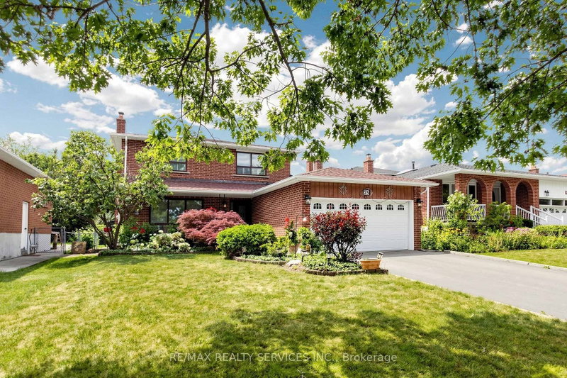 25 Malcolm Crescent