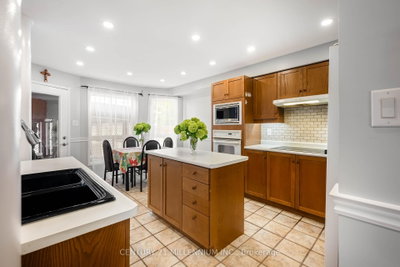 33 Fletchers Creek Brampton,ON L6X 4S3 — Photo 10