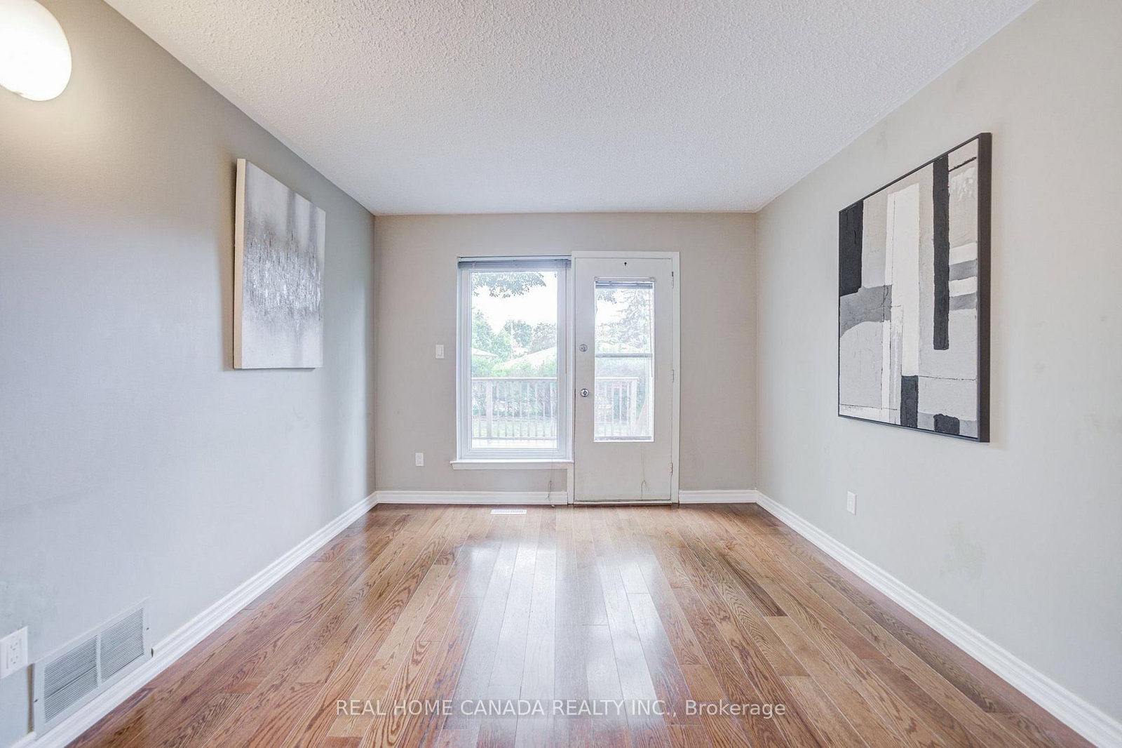 19 Hepworth Drive • Toronto, ON photo 27