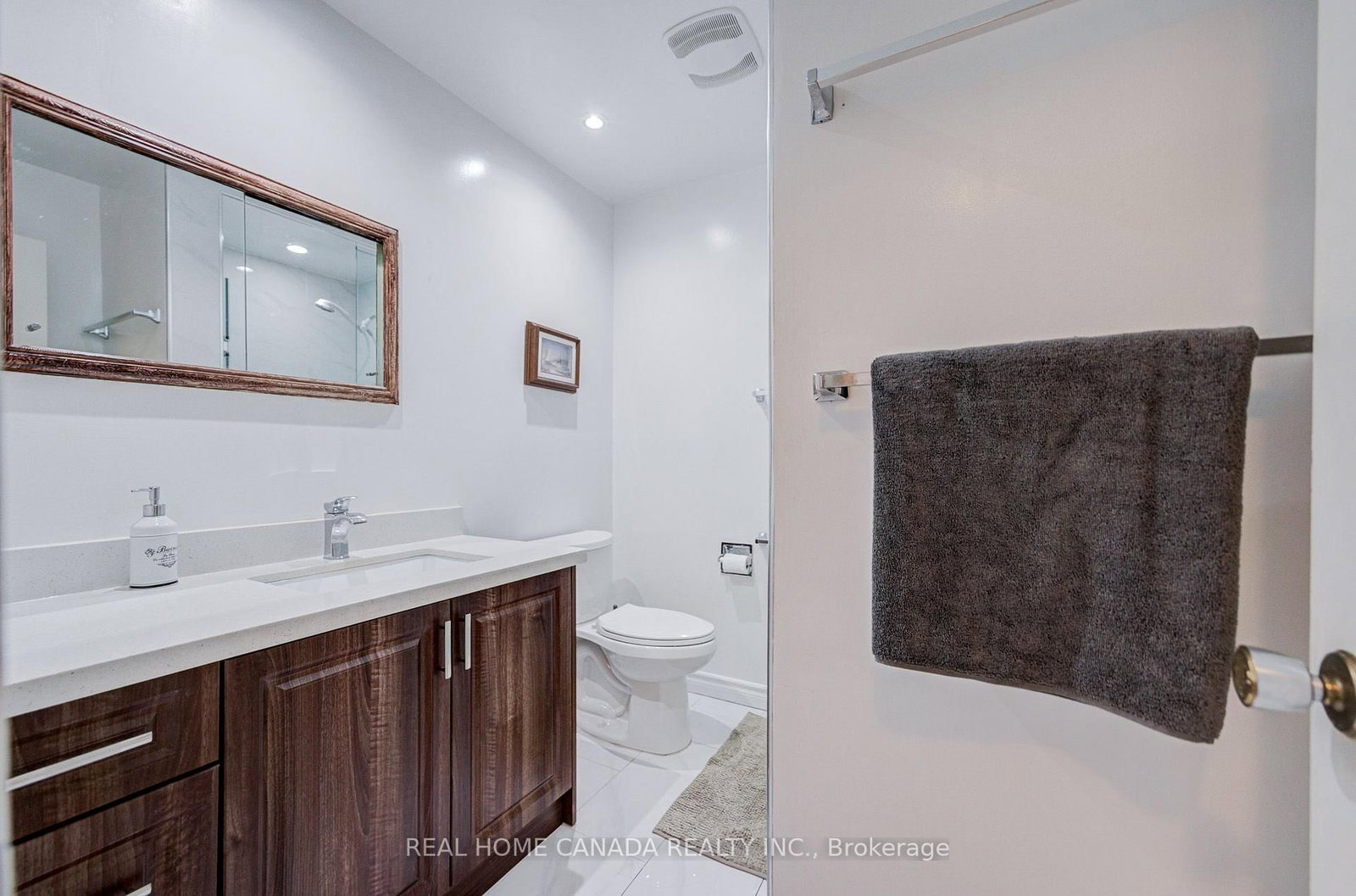 19 Hepworth Drive • Toronto, ON photo 33