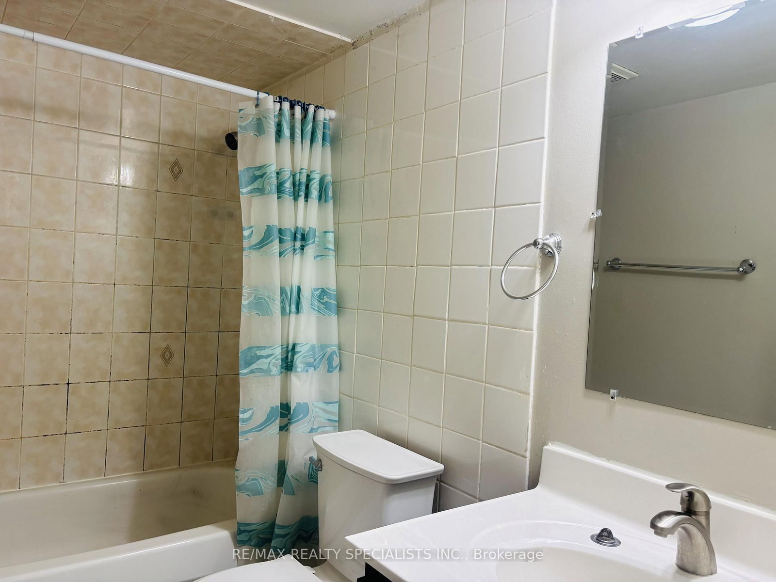 33 Cherrytree Drive • Brampton, ON photo 19