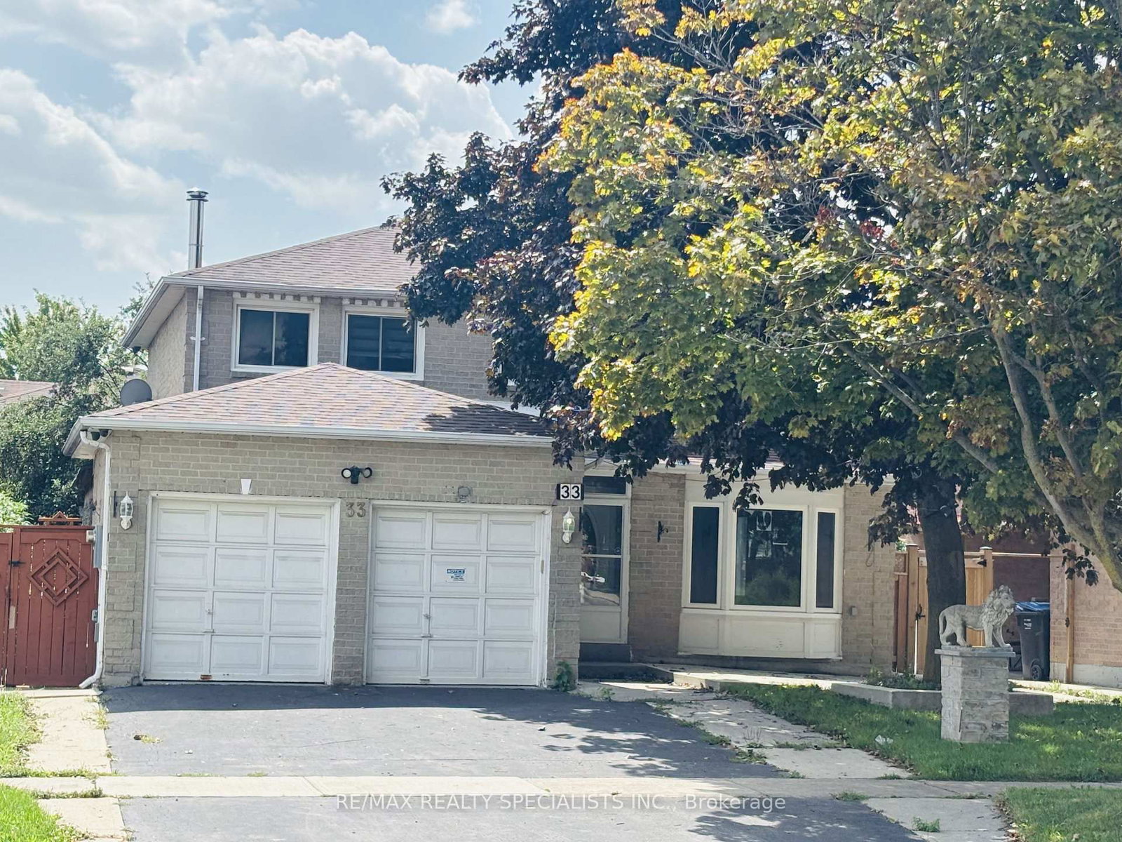 33 Cherrytree Drive • Brampton, ON photo 3