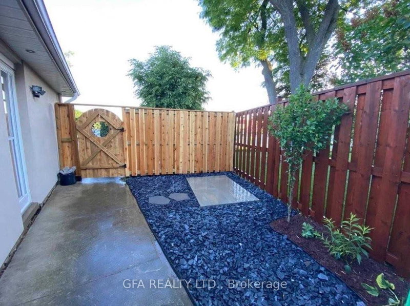 #Lower - 9 Melville Crescent