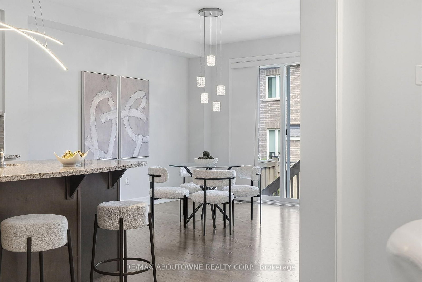 290 Wisteria Way • Oakville, ON photo 20