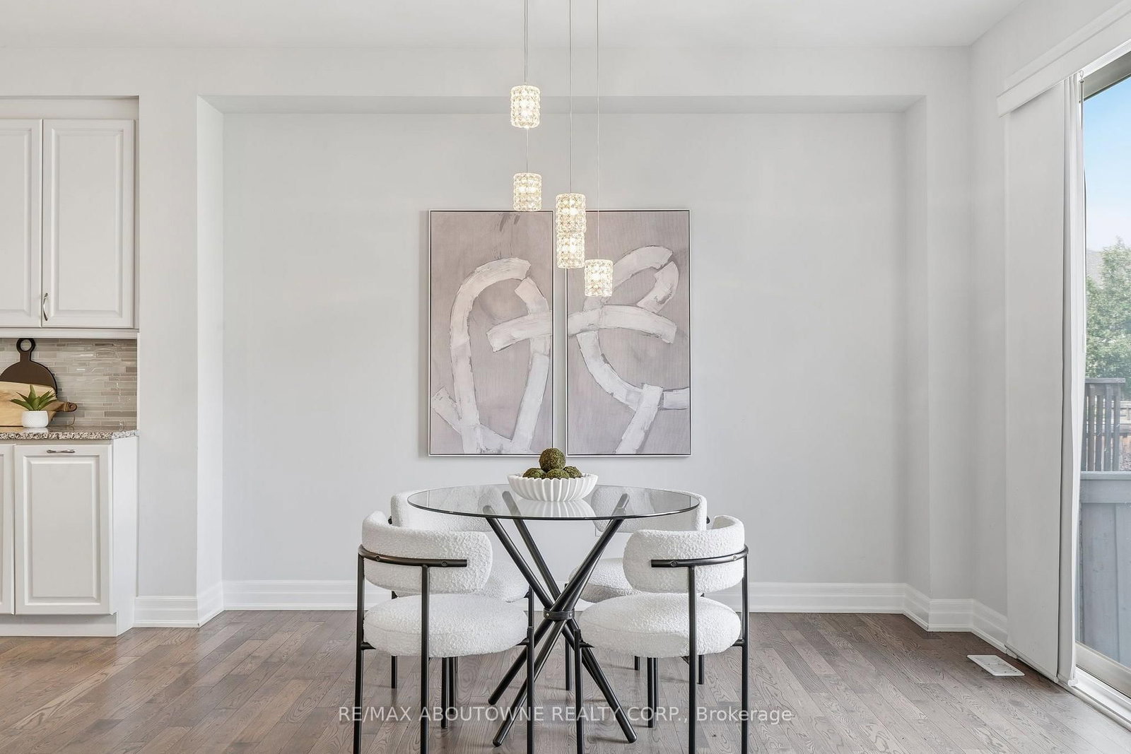 290 Wisteria Way • Oakville, ON photo 21