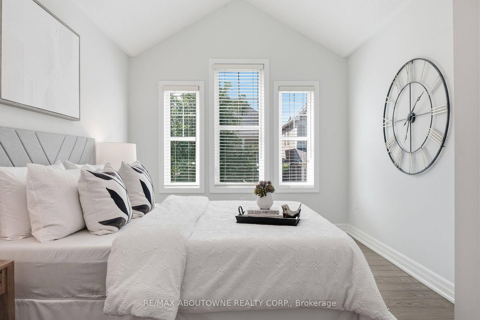 290 Wisteria Way • Oakville, ON photo 36