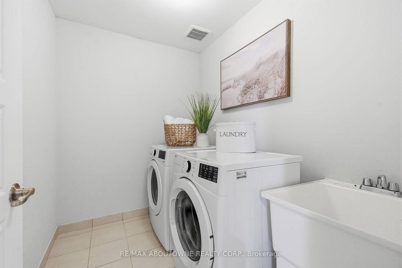 290 Wisteria Way • Oakville, ON photo 42