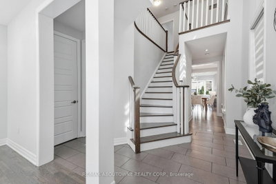 290 Wisteria Way • Oakville, ON photo 7