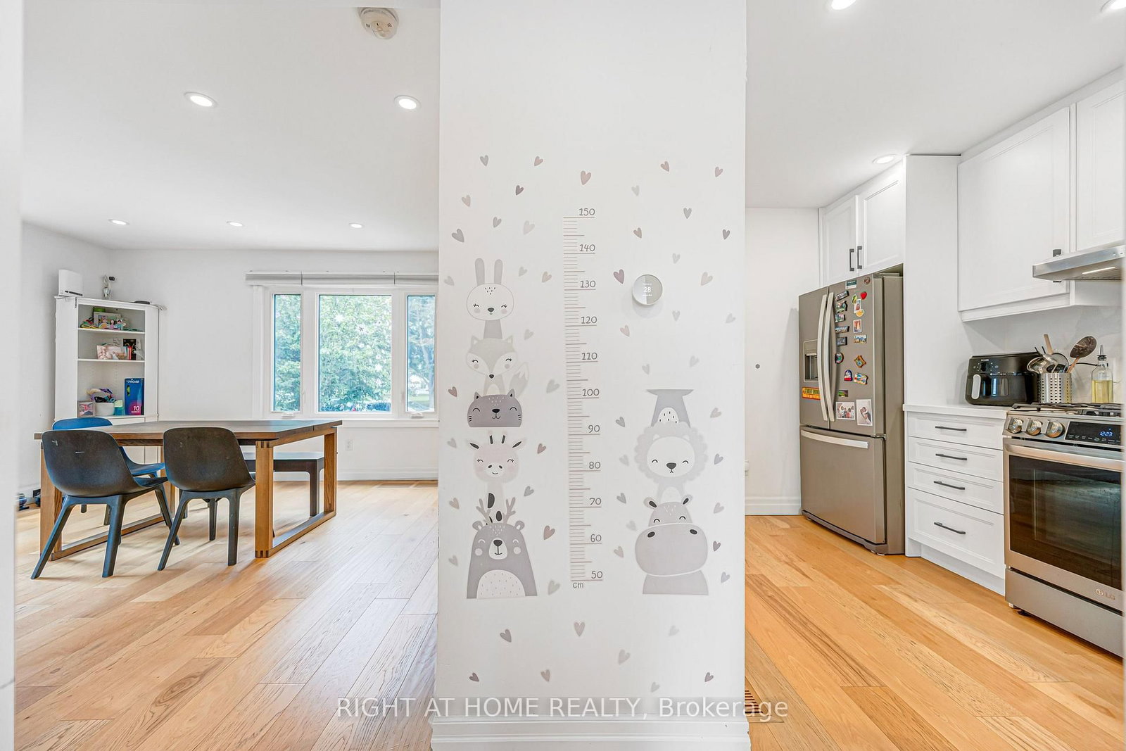 121 Hearst Circle • Toronto, ON photo 22