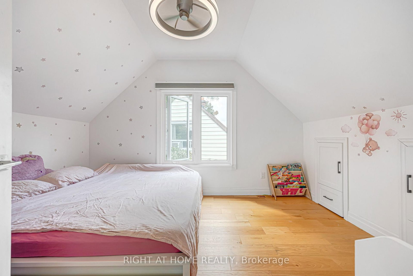 121 Hearst Circle • Toronto, ON photo 23