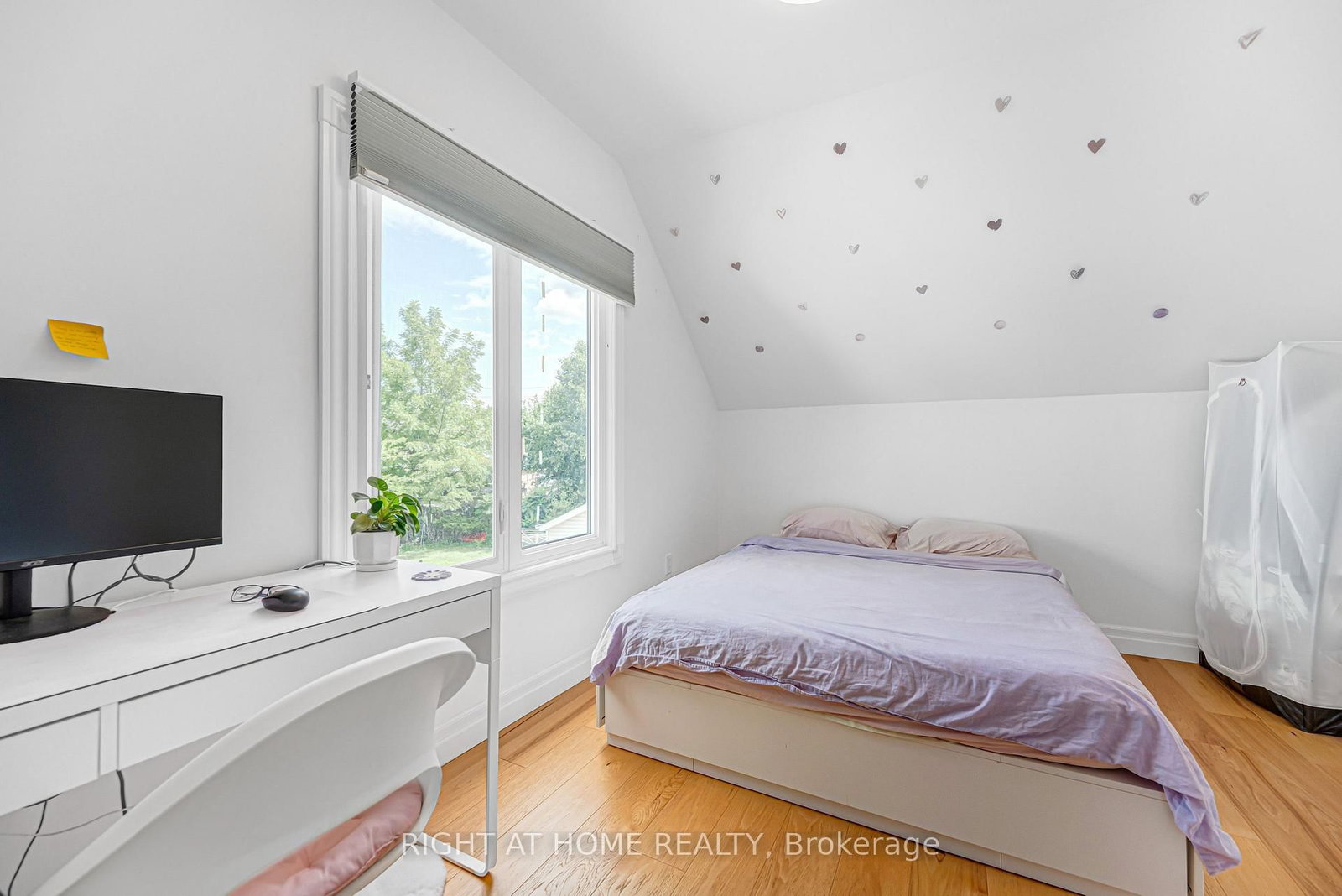 121 Hearst Circle • Toronto, ON photo 27