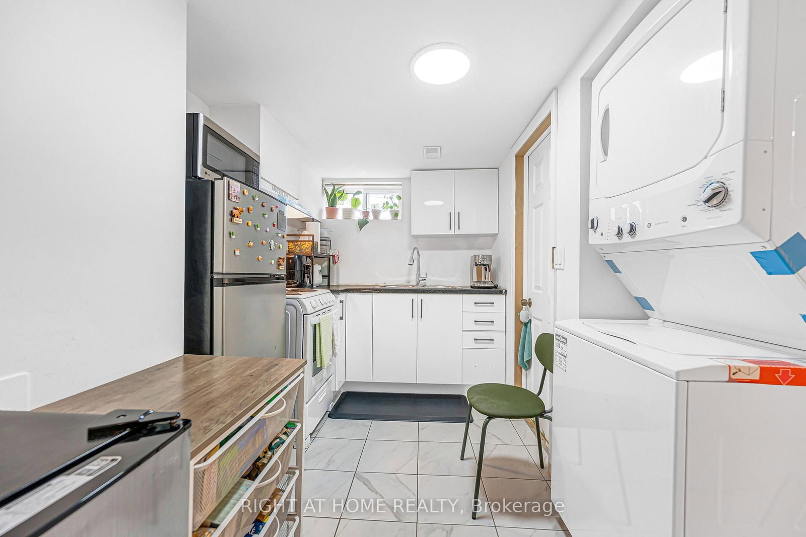 121 Hearst Circle • Toronto, ON photo 35