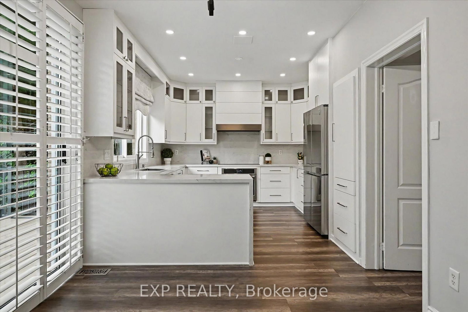 2376 Oakhaven Drive • Oakville, ON photo 12
