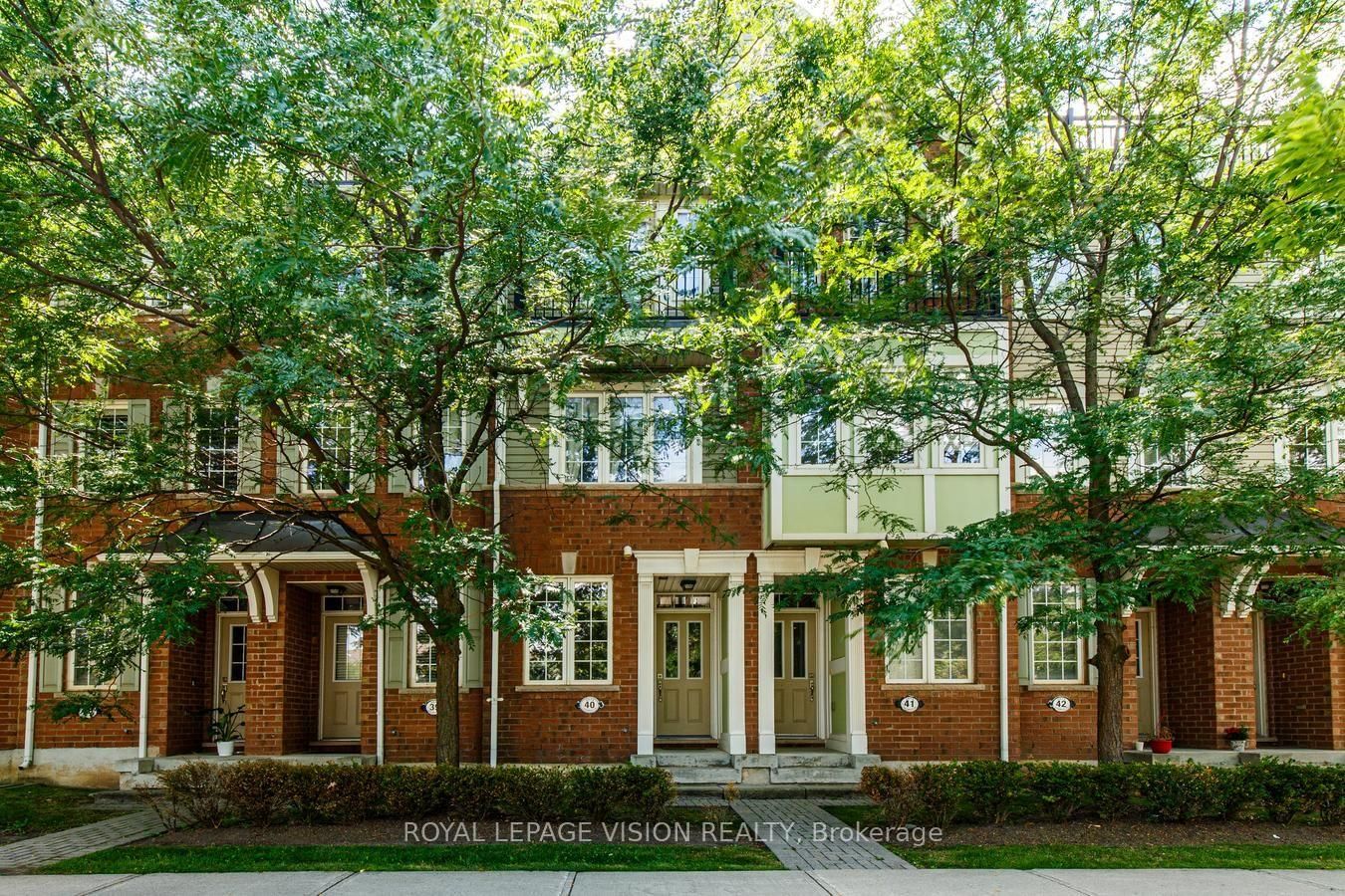 2614 Dashwood Drive • #40 • Oakville, ON photo 1