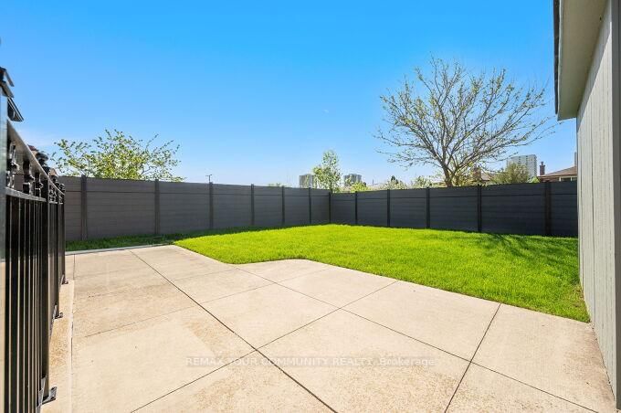 19 Hamer Boulevard • Toronto, ON photo 38