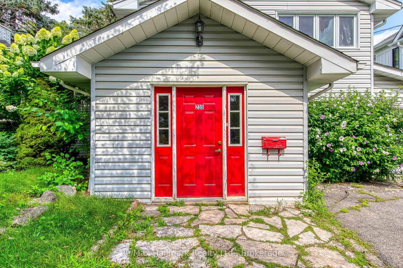 235 Tweedsdale Crescent