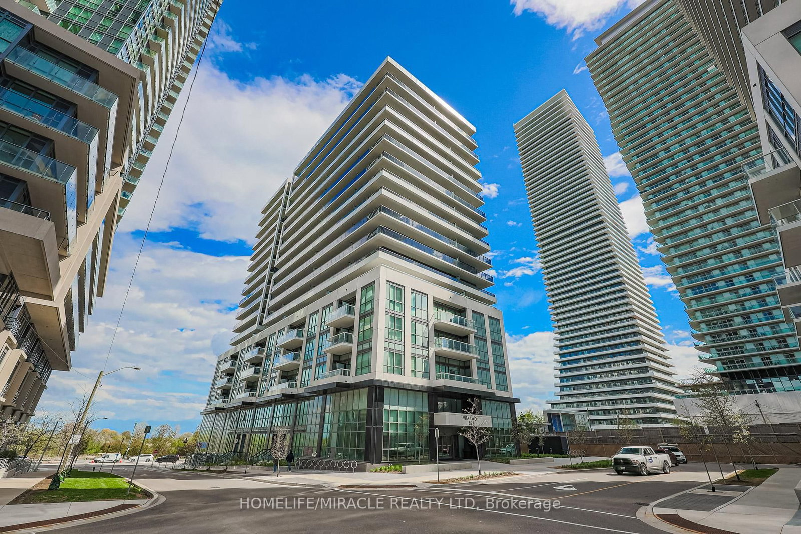 65 Annie Craig Drive • #1110 • Toronto, ON photo 3