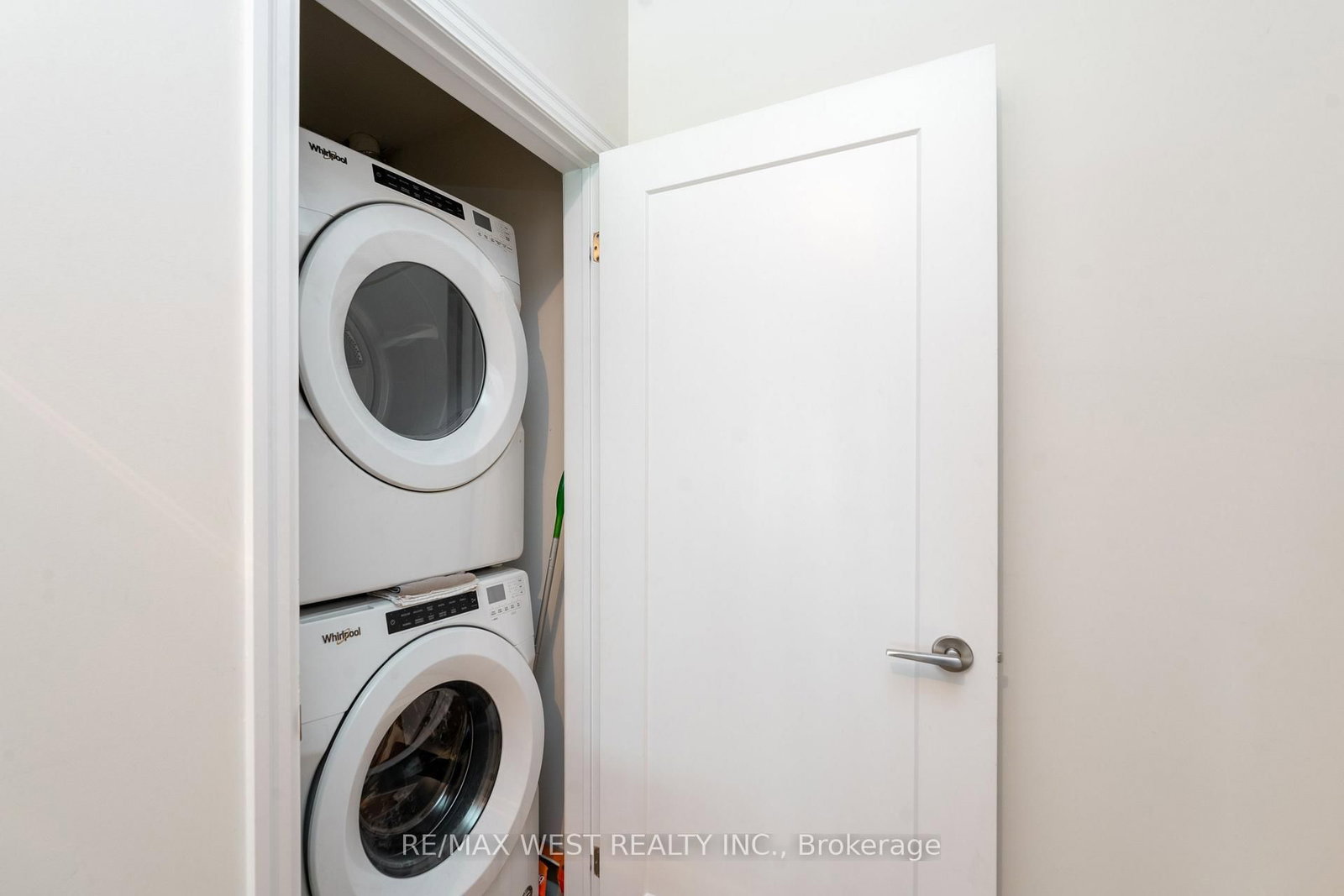 1180 Cawthra Mississauga,ON L5G 0A5 — Photo 19