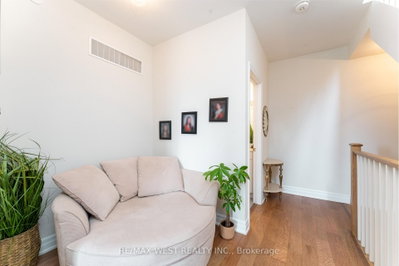 1180 Cawthra Mississauga,ON L5G 0A5 — Photo 35