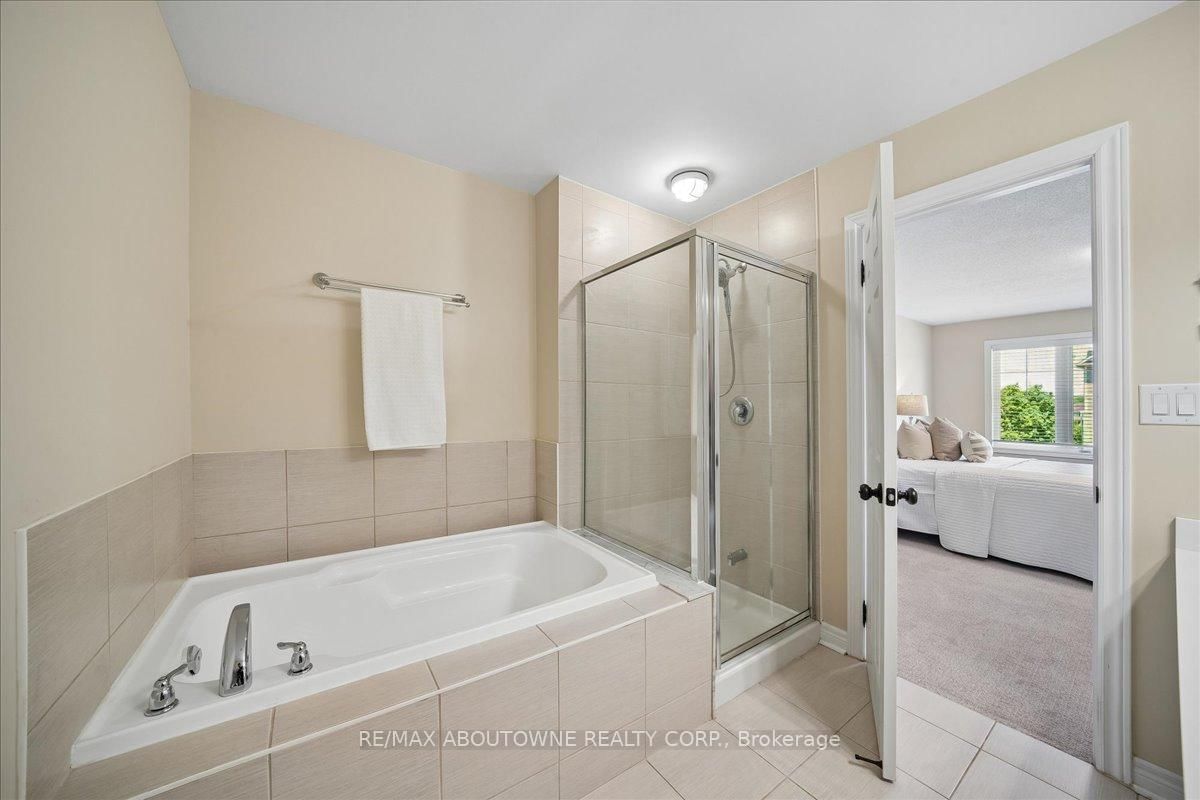 2020 Colonel William Oakville,ON L6M 0L9 — Photo 27