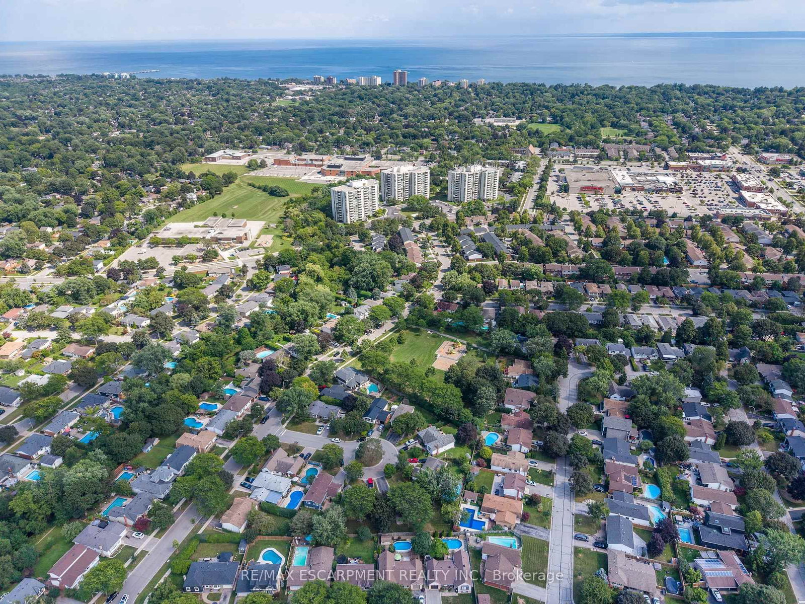 5073 Queen's Court • Burlington, ON photo 39