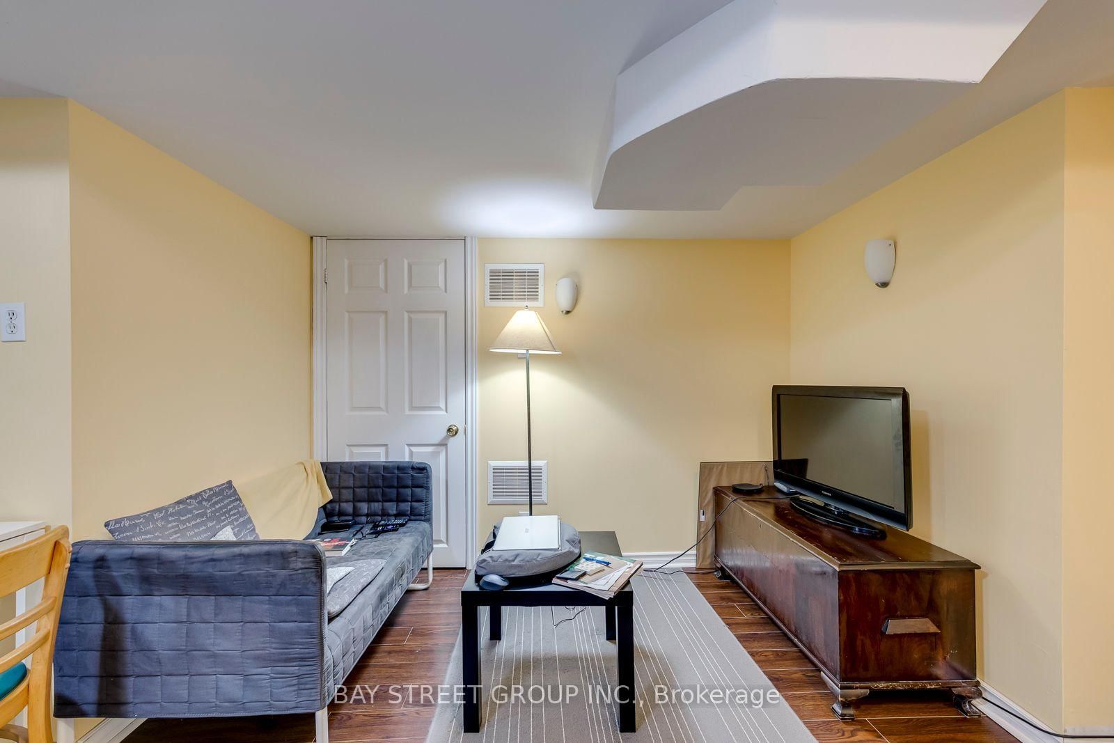 17 Inverhuron Trail • Oakville, ON photo 36