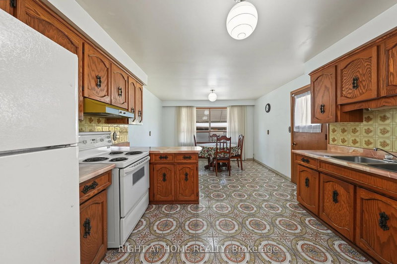 84 Raven Toronto,ON M6L 2A7 — Photo 10