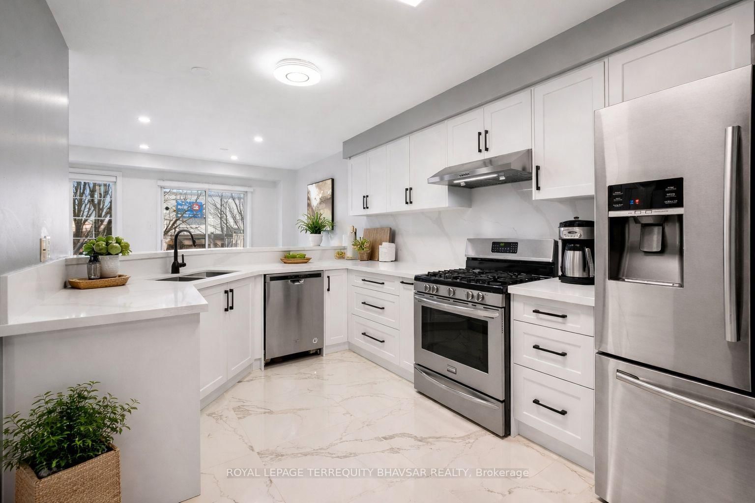 6830 Meadowvale Town Centre Circle • #48 • Mississauga, ON photo 16