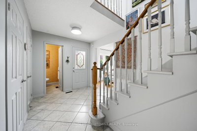 187 Barber Drive • Halton Hills, ON photo 8