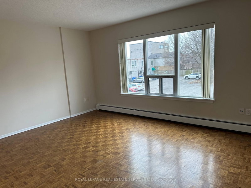 2 - 7 Mohawk Avenue