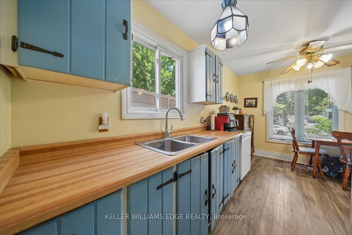 2320 Middlesmoor Crescent • Burlington, ON photo 16