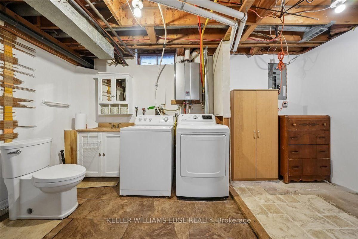 2320 Middlesmoor Crescent • Burlington, ON photo 30