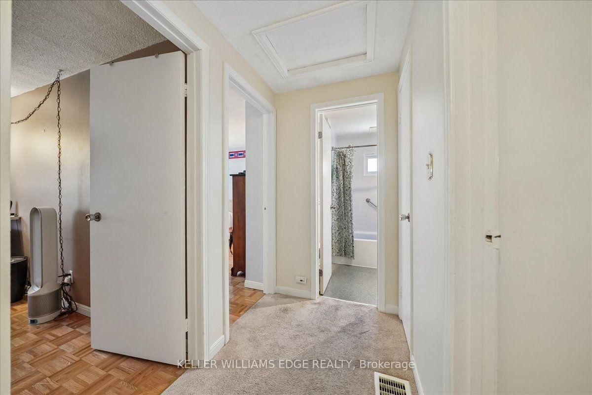 2320 Middlesmoor Crescent • Burlington, ON photo 33