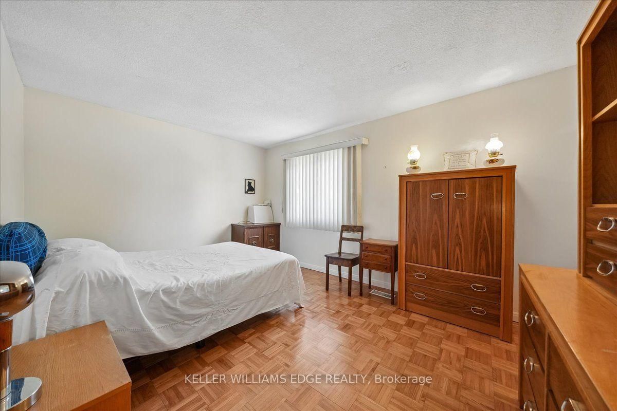 2320 Middlesmoor Crescent • Burlington, ON photo 34