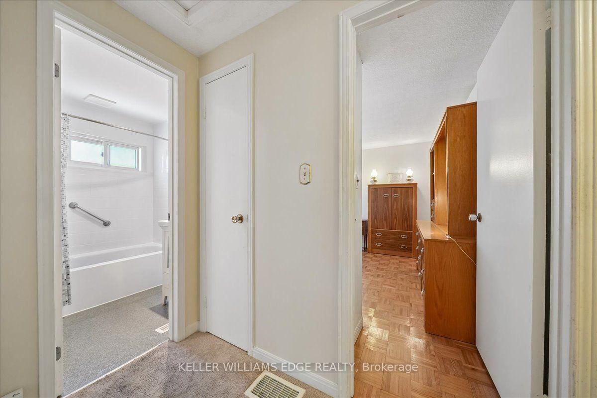 2320 Middlesmoor Crescent • Burlington, ON photo 41